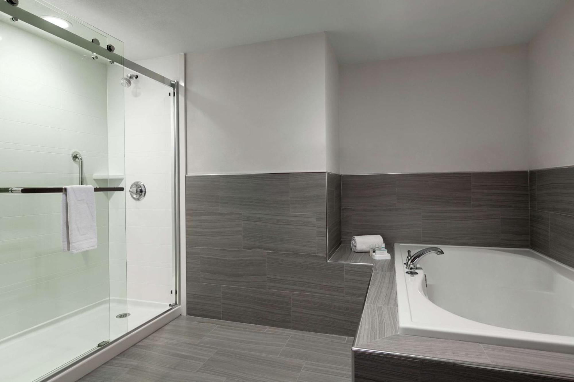 Hampton By Hilton Oklahoma City I-40 East- Tinker Afb ミッドウェスト・シティ エクステリア 写真